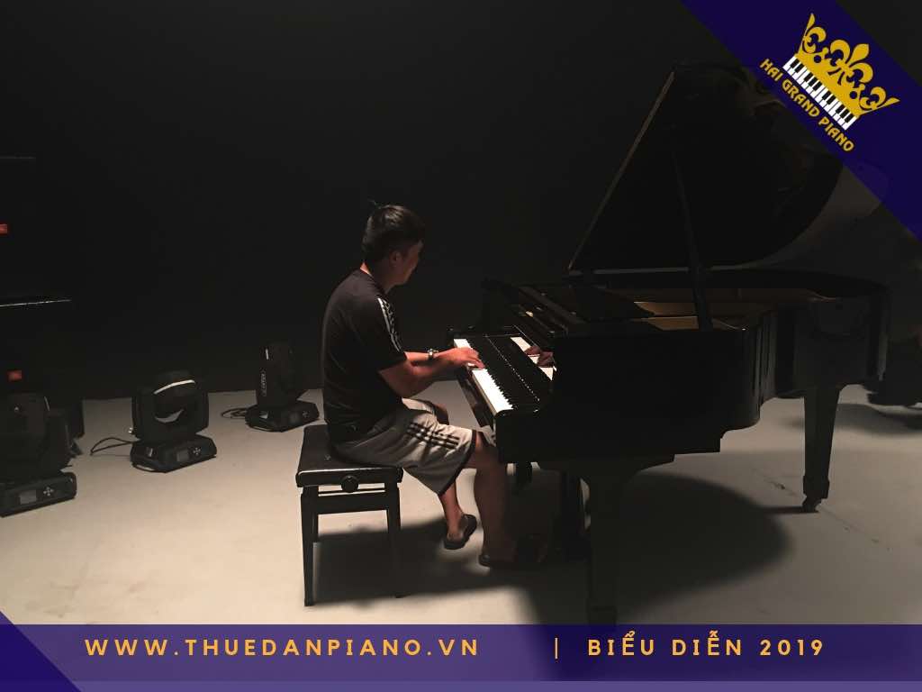 THUÊ ĐÀN GRAND PIANO BIỂU DIỄN GIÁ RẺ TẠI TP.HCM 