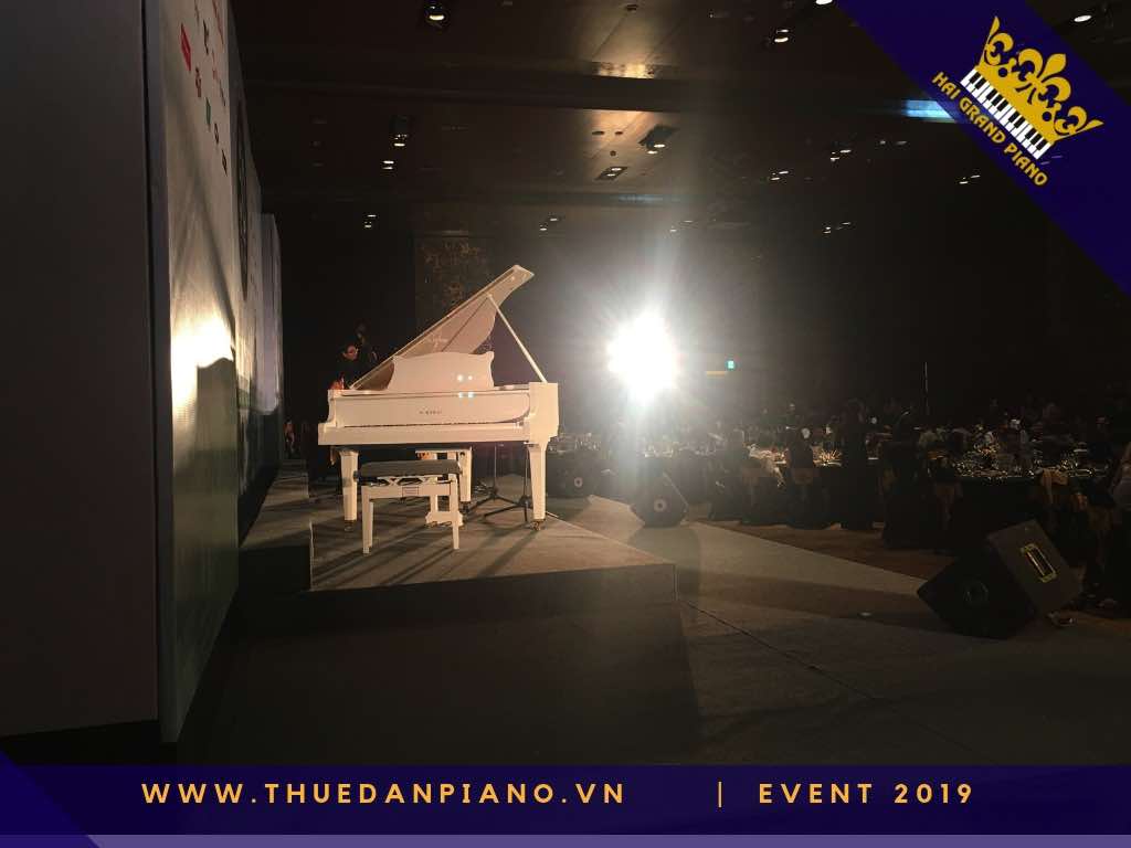 THUÊ ĐÀN GRAND PIANO BIỂU DIỄN EVENT | Forbes | GEM CENTER 