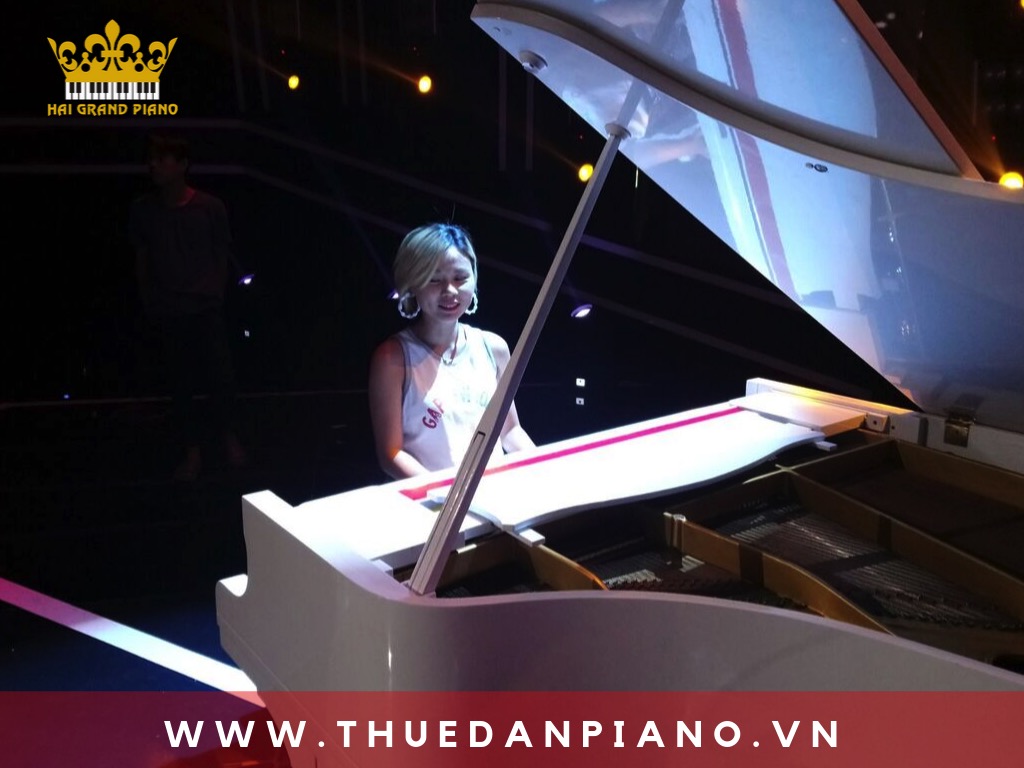 Thuê Đàn Grand Piano Biểu Diễn Sân Khấu | Gameshow