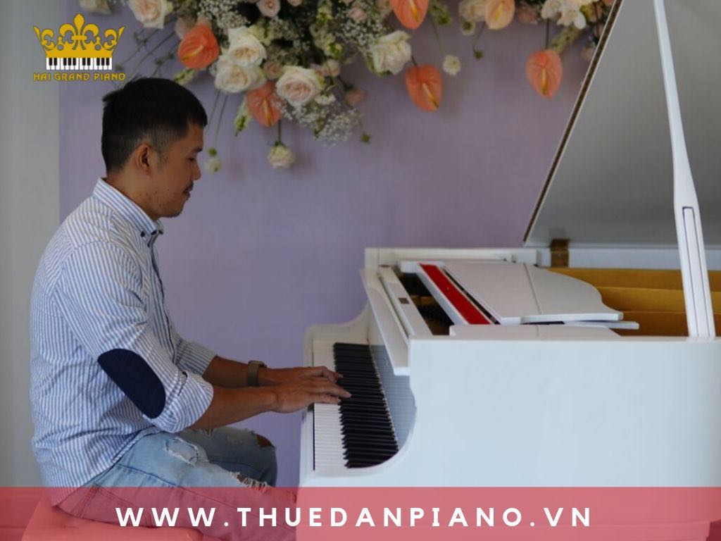 thue-dan-piano-tiec-cuoi-quan-1_002